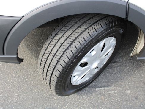 Used 2017 Ford Transit 150 XLT image 24