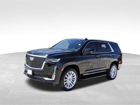Used 2024 Cadillac Escalade Luxury image 2