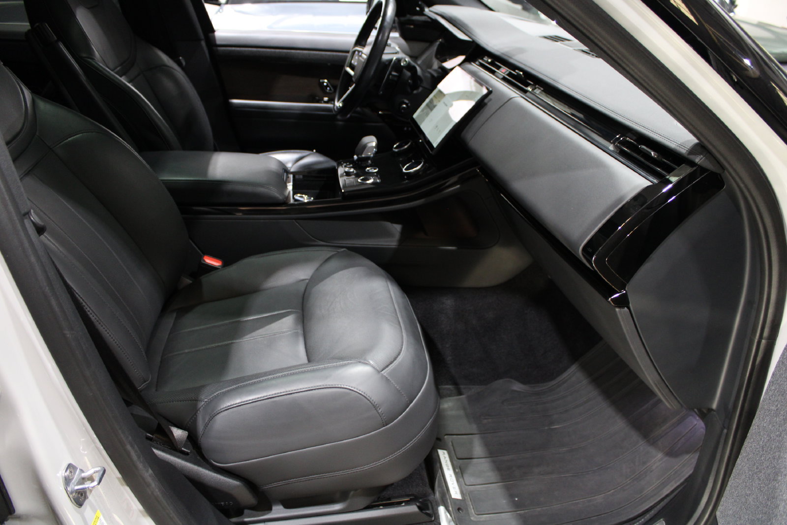 Used 2023 Land Rover Range Rover Sport SE AWD/4WD image 22