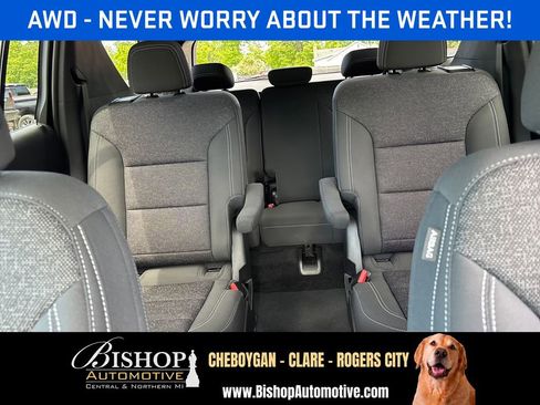 Used 2025 Chevrolet Traverse LT w/ Driver Confidence Package AWD/4WD image 7