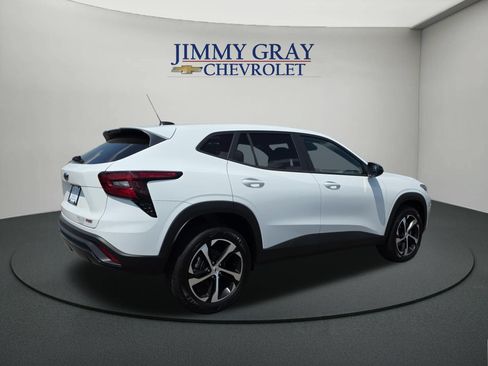 New 2026 Chevrolet Trax RS w/ Driver Confidence Package FWD image 5