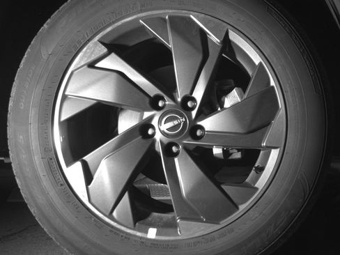 Used 2025 Nissan Rogue SV FWD image 13