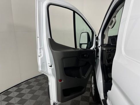 Used 2024 Ford Transit 250 Low Roof w/ Exterior Upgrade Package image 15