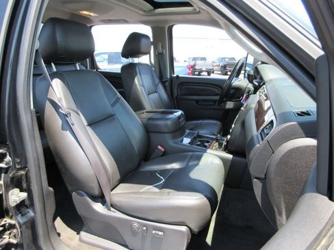 Used 2014 GMC Sierra 3500 Denali AWD/4WD image 22