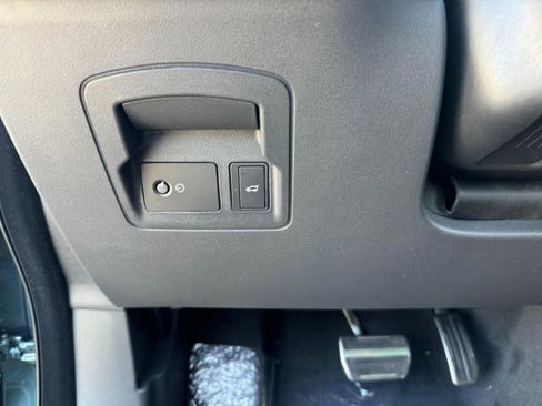 Used 2026 Land Rover Range Rover Velar Dynamic SE image 25