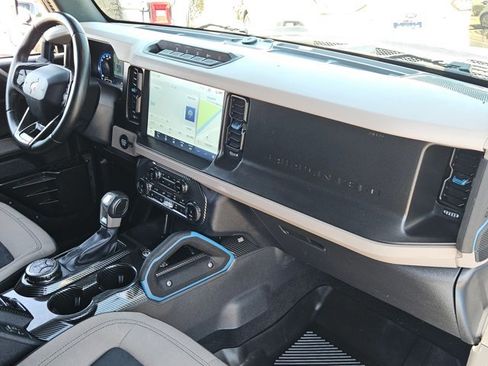 Certified 2022 Ford Bronco Wildtrak AWD/4WD image 28