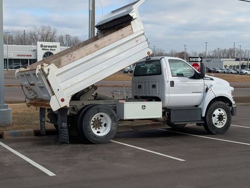 Used 2022 Ford F650 2WD Regular Cab Super Duty image 5