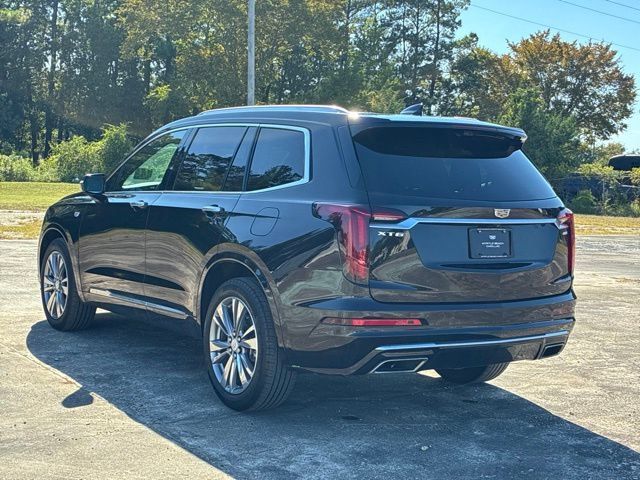 Used 2023 Cadillac XT6 Premium Luxury w/ Technology Package FWD image 5