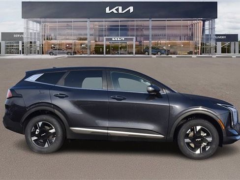 New 2026 Kia Sportage LX image 2