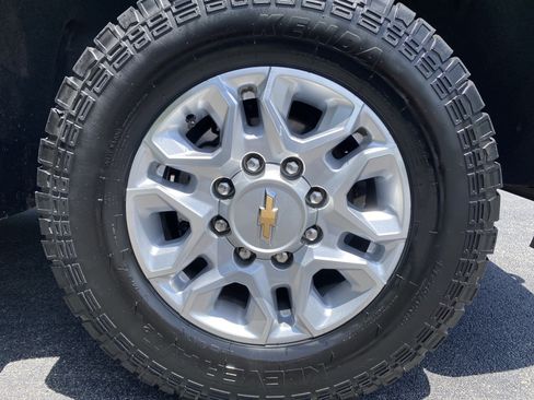 Used 2021 Chevrolet Silverado 2500 LT w/ Convenience Package AWD/4WD image 42