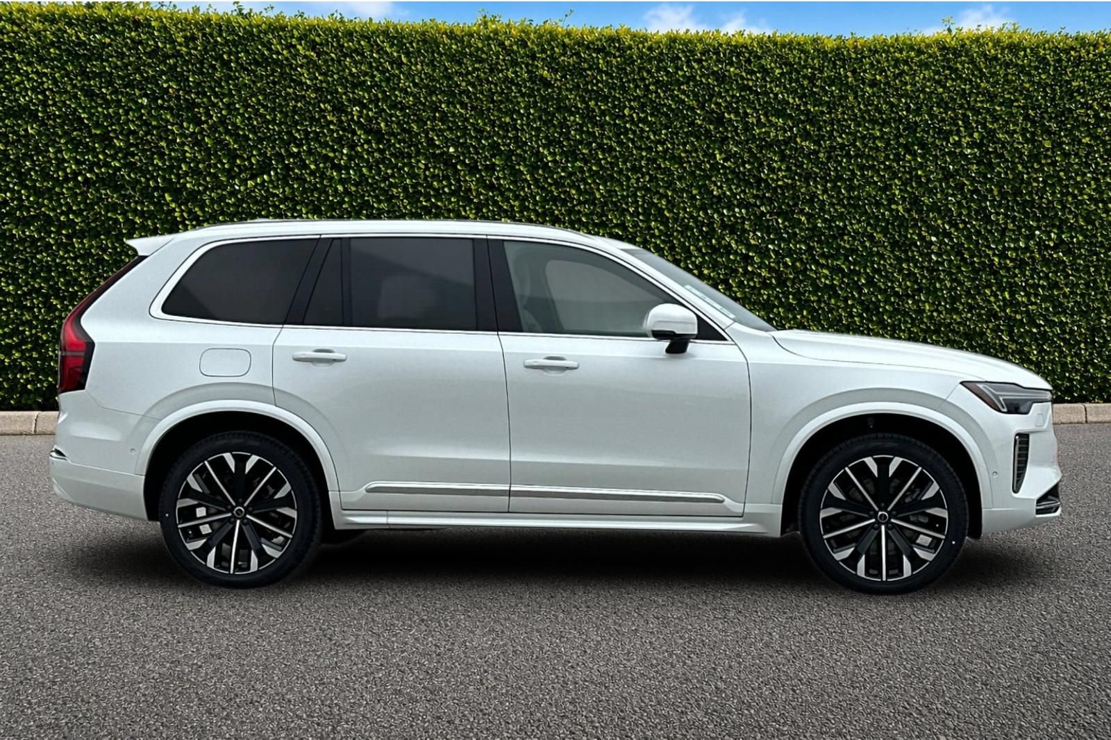 New 2026 Volvo XC90 T8 Plus w/ Protection Package AWD/4WD image 7