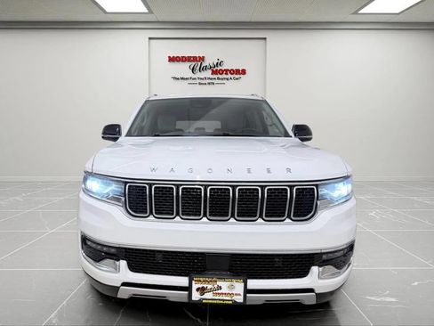Used 2024 Jeep Wagoneer L Series II w/ Flexible Seating Group AWD/4WD image 2