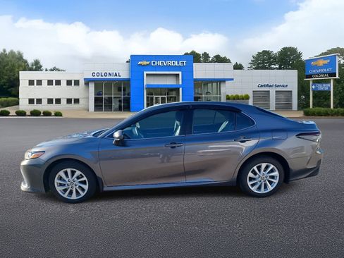 Used 2023 Toyota Camry LE image 6
