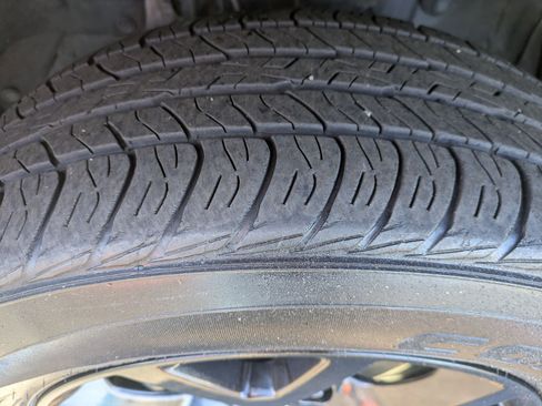 Used 2021 Toyota RAV4 XLE image 10