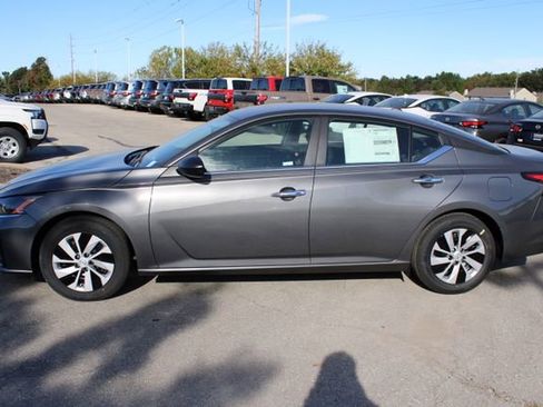 New 2025 Nissan Altima 2.5 S image 4