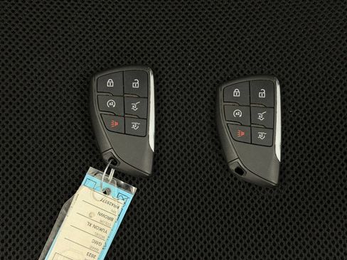 Used 2023 GMC Yukon XL SLT w/ SLT Luxury Package RWD image 9