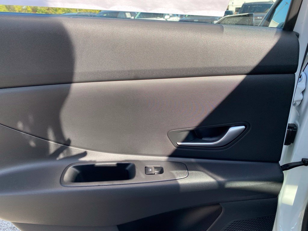 New 2026 Hyundai Elantra Hybrid FWD image 32