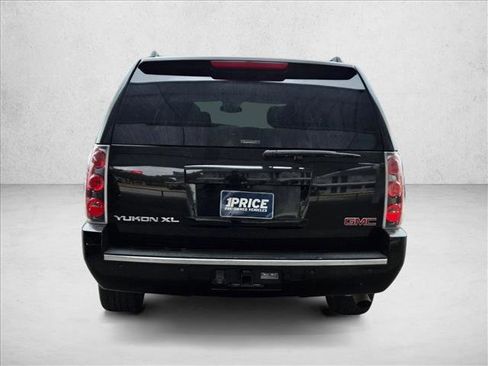 Used 2013 GMC Yukon XL Denali image 5