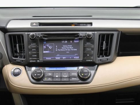 Used 2017 Toyota RAV4 XLE FWD image 53