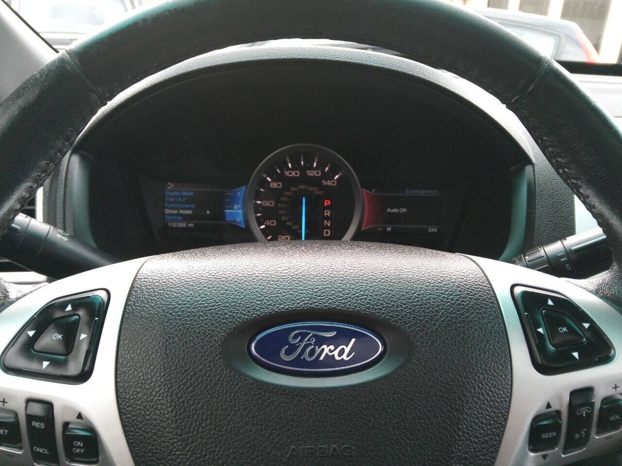 Used 2015 Ford Explorer XLT w/ Equipment Group 201A AWD/4WD image 7
