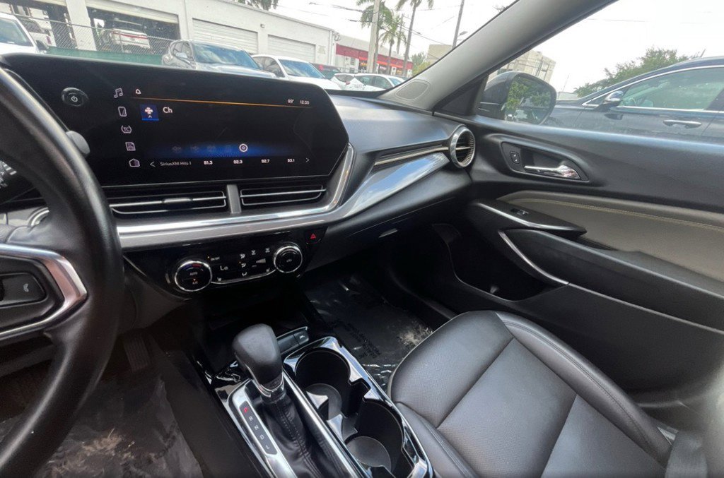 Used 2024 Chevrolet Trax ACTIV w/ Sunroof Package FWD image 12
