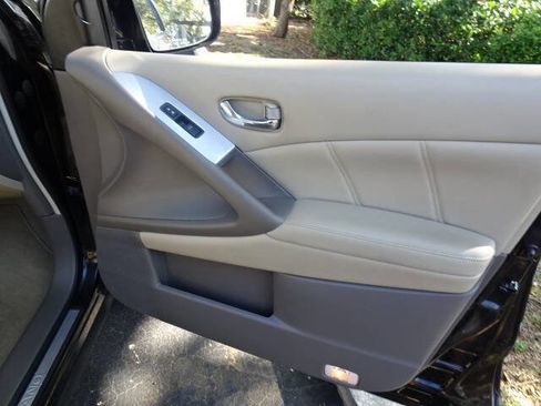 Used 2014 Nissan Murano SL w/ Navigation Package image 18