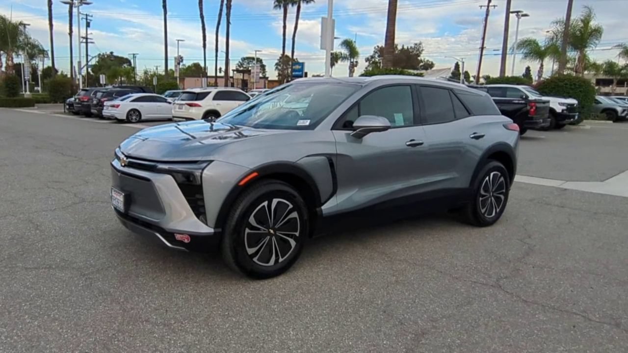 Used 2024 Chevrolet Blazer EV LT AWD/4WD image 4