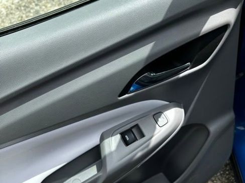 Used 2023 Chevrolet Bolt EUV Premier w/ Sun & Sound Package FWD image 15