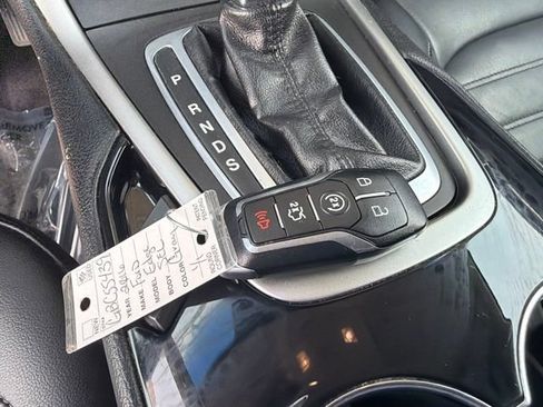 Used 2016 Ford Edge SEL w/ Equipment Group 201A AWD/4WD image 28