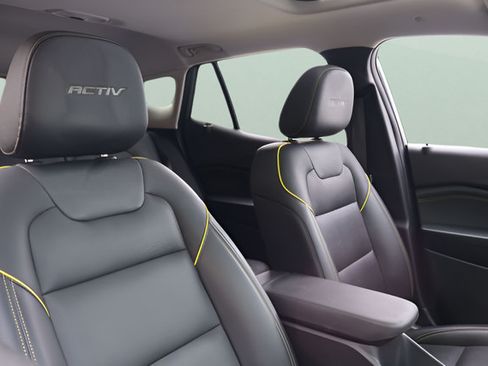 Used 2024 Chevrolet Trax ACTIV w/ Sunroof Package FWD image 20