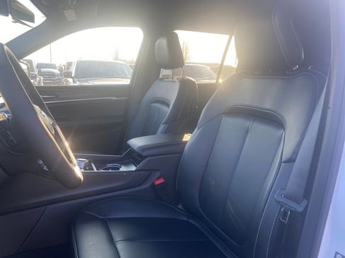 New 2025 Jeep Grand Cherokee Limited w/ Black Appearance Package image 18