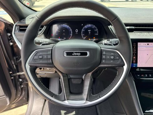 New 2026 Jeep Grand Cherokee Limited RWD image 21