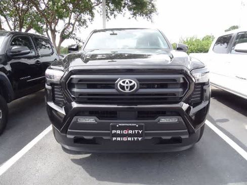 Used 2025 Toyota Tacoma SR5 AWD/4WD image 2