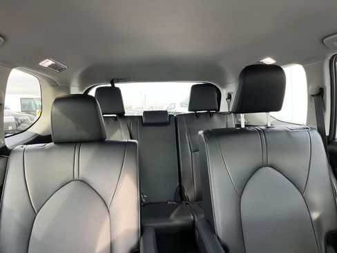 Used 2025 Toyota Grand Highlander FWD image 39