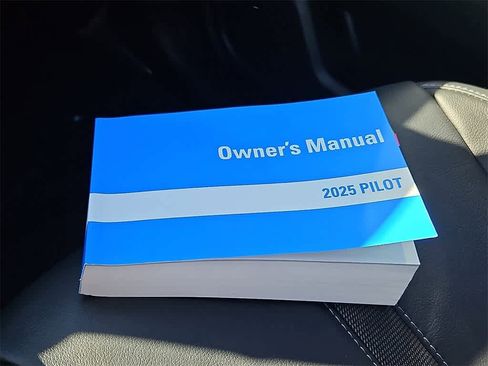 Certified 2025 Honda Pilot Touring image 22