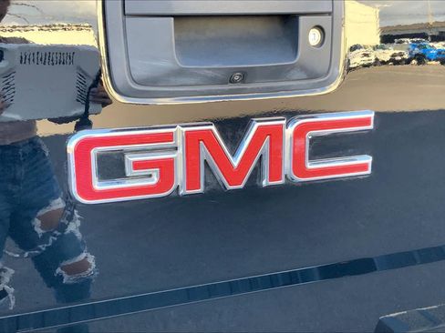 Used 2018 GMC Sierra 1500 SLT w/ Enhanced Driver Alert Package RWD image 30