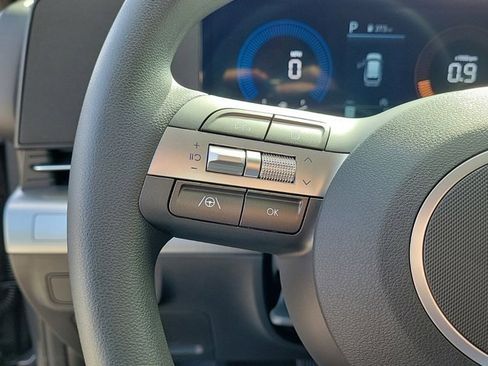 Certified 2025 Hyundai Kona SE image 21