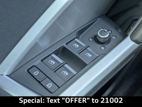 Used 2025 Audi Q3 2.0T Premium w/ Convenience Package image 27