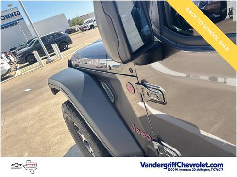 Used 2018 Jeep Wrangler Unlimited Rubicon AWD/4WD image 12