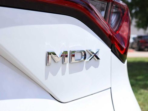 Certified 2025 Acura MDX FWD w/ Technology Package image 7