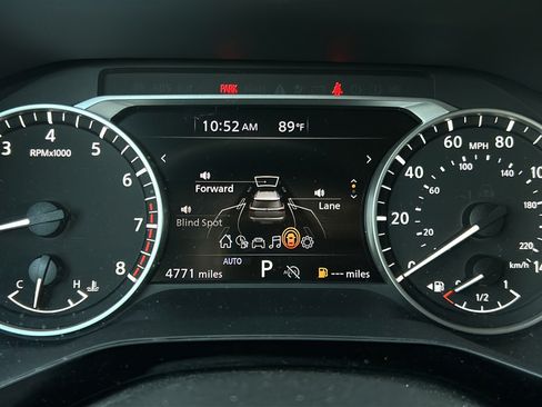 Used 2024 Nissan Pathfinder SV w/ SV Premium Package AWD/4WD image 26