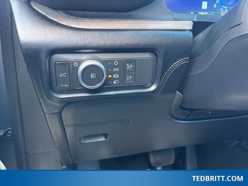 Certified 2022 Ford Explorer Platinum w/ Equipment Group 601A image 43