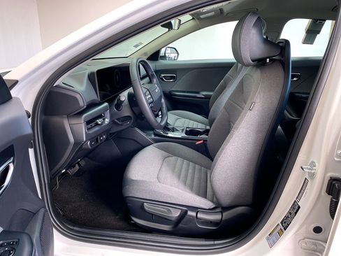 Certified 2025 Kia K4 EX image 16