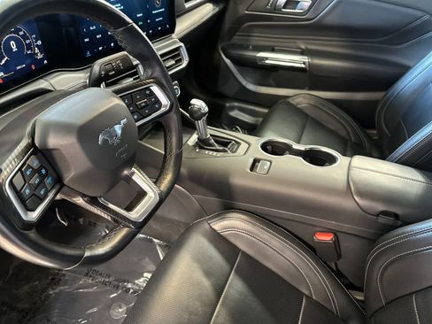 Used 2025 Ford Mustang Premium RWD image 12