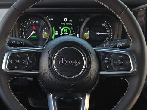 Used 2025 Jeep Wrangler Unlimited Sahara w/ Safety Group image 25