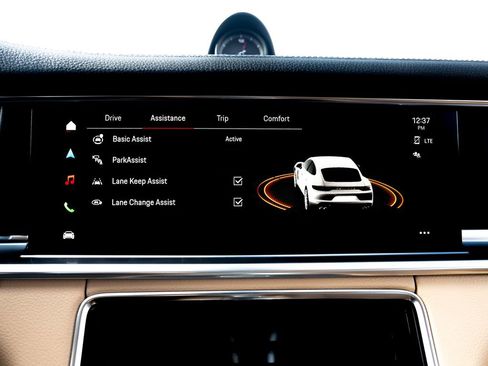 Used 2023 Porsche Panamera 4 Platinum Edition image 30