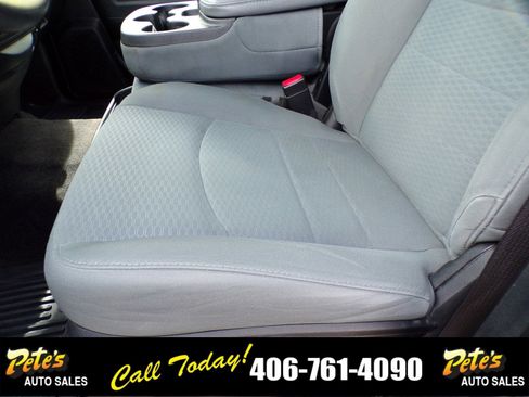 Used 2017 RAM 2500 Tradesman w/ Chrome Appearance Group image 21