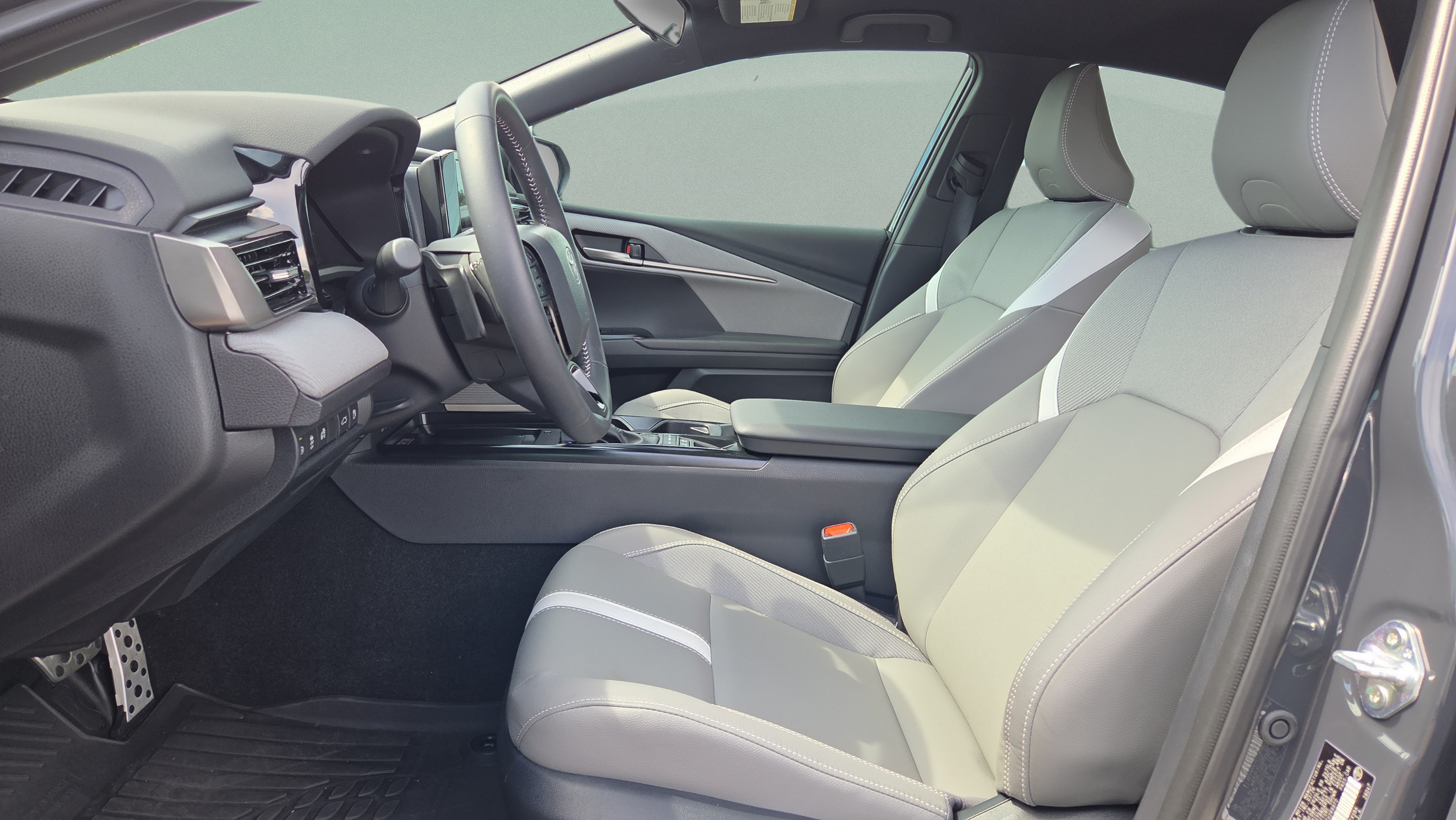 Certified 2026 Toyota Camry SE FWD image 9