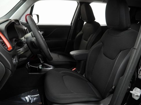 Certified 2023 Jeep Renegade Latitude image 16