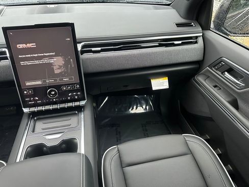 New 2026 GMC Sierra EV Elevation image 18